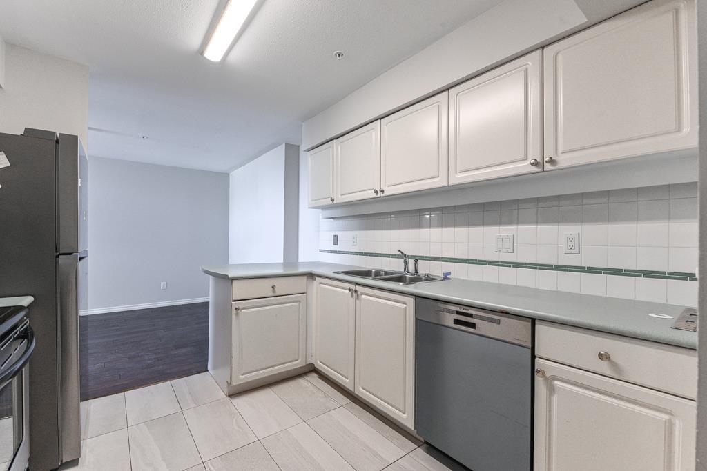 320 13911 70 AVENUE, Surrey