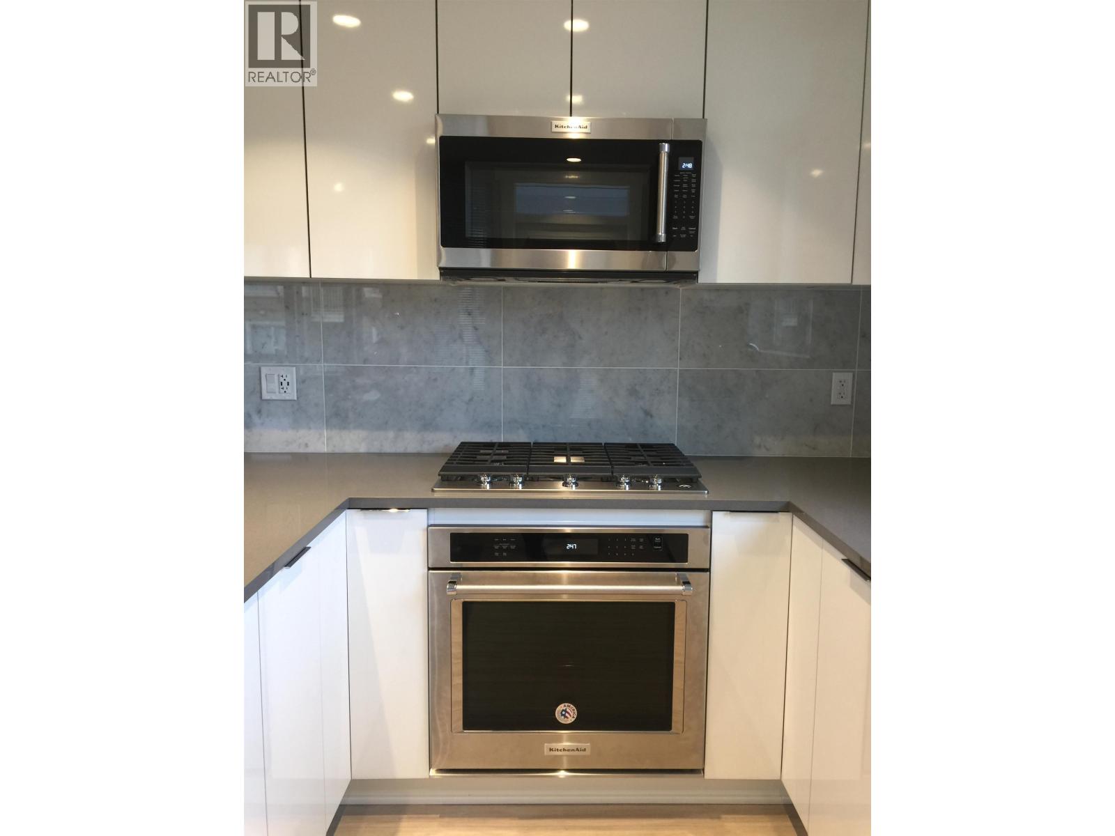 2XX 2632 LIBRARY LANE, North Vancouver