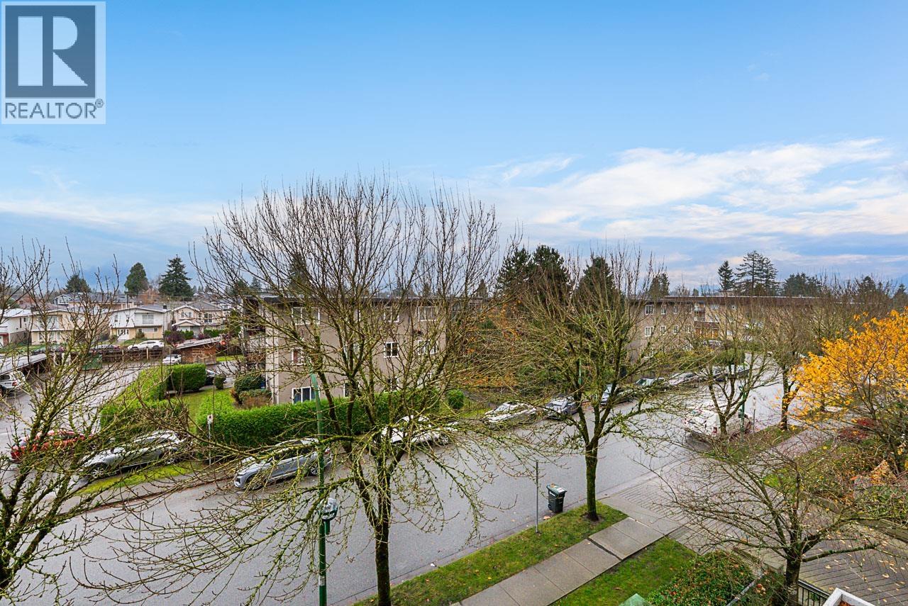 403 7138 COLLIER STREET, Burnaby