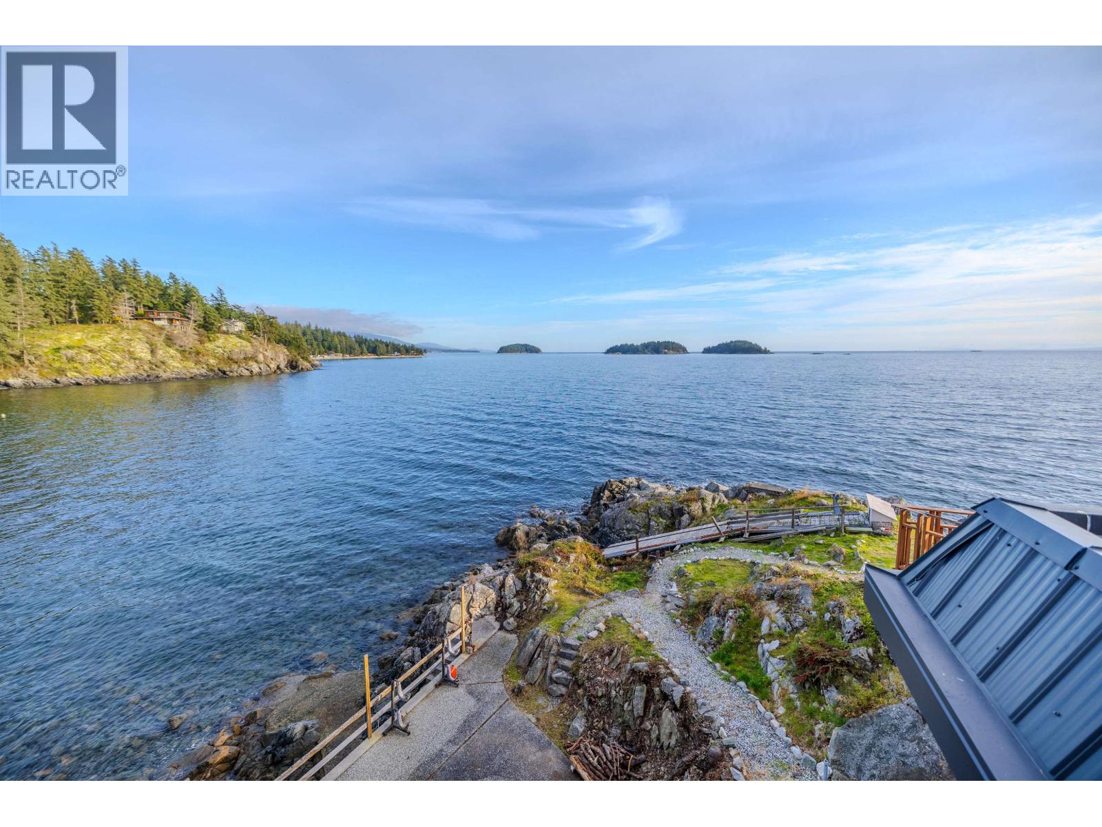 5482 HILL ROAD, Sechelt