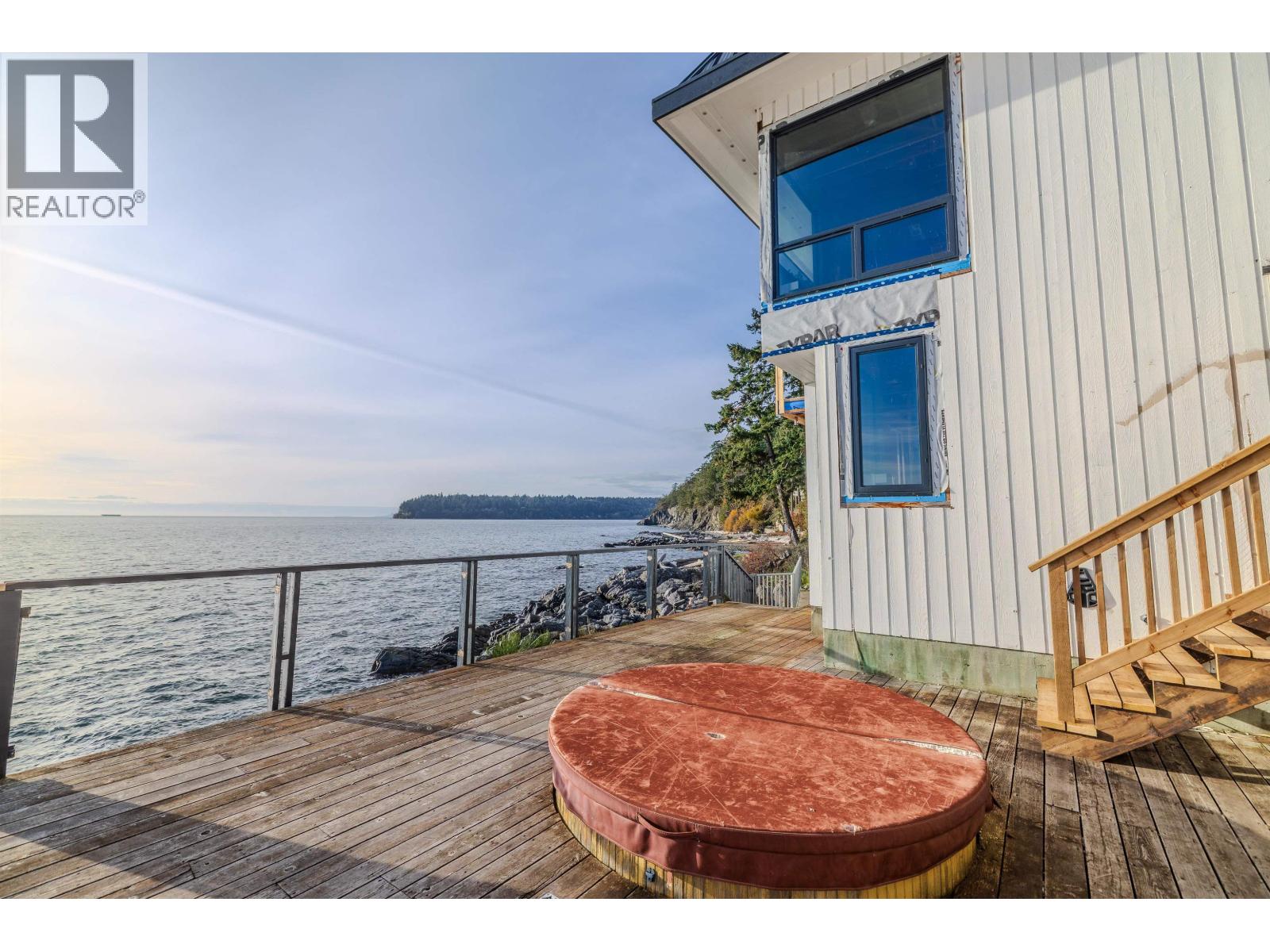 5482 HILL ROAD, Sechelt