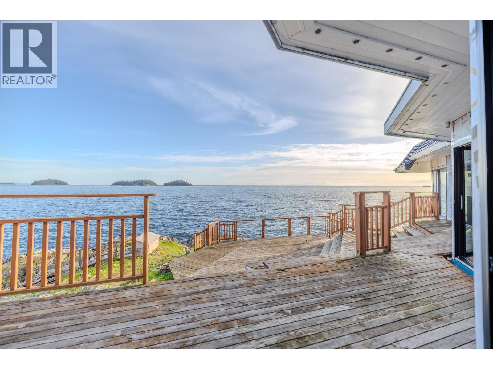 5482 HILL ROAD, Sechelt