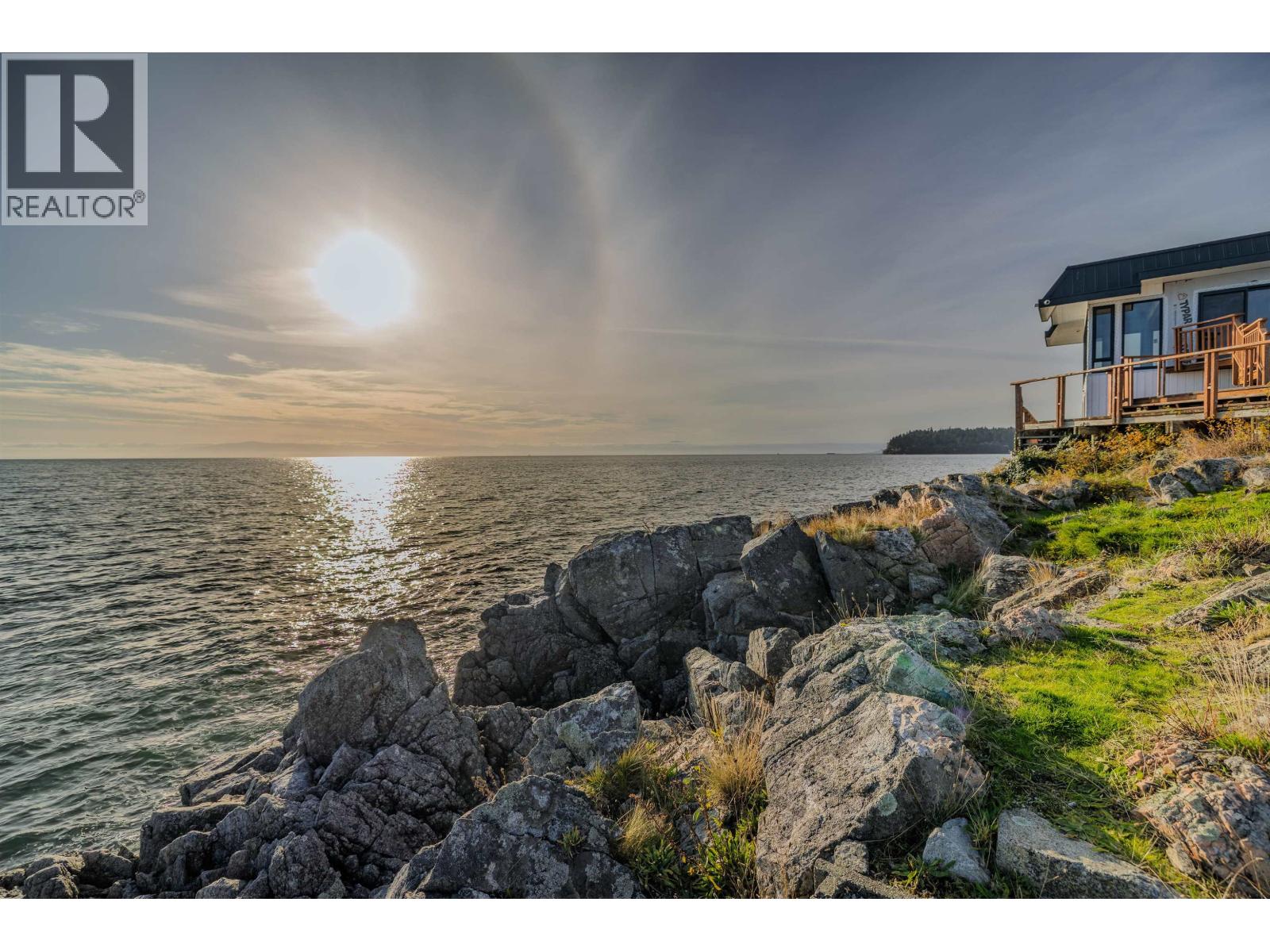 5482 HILL ROAD, Sechelt