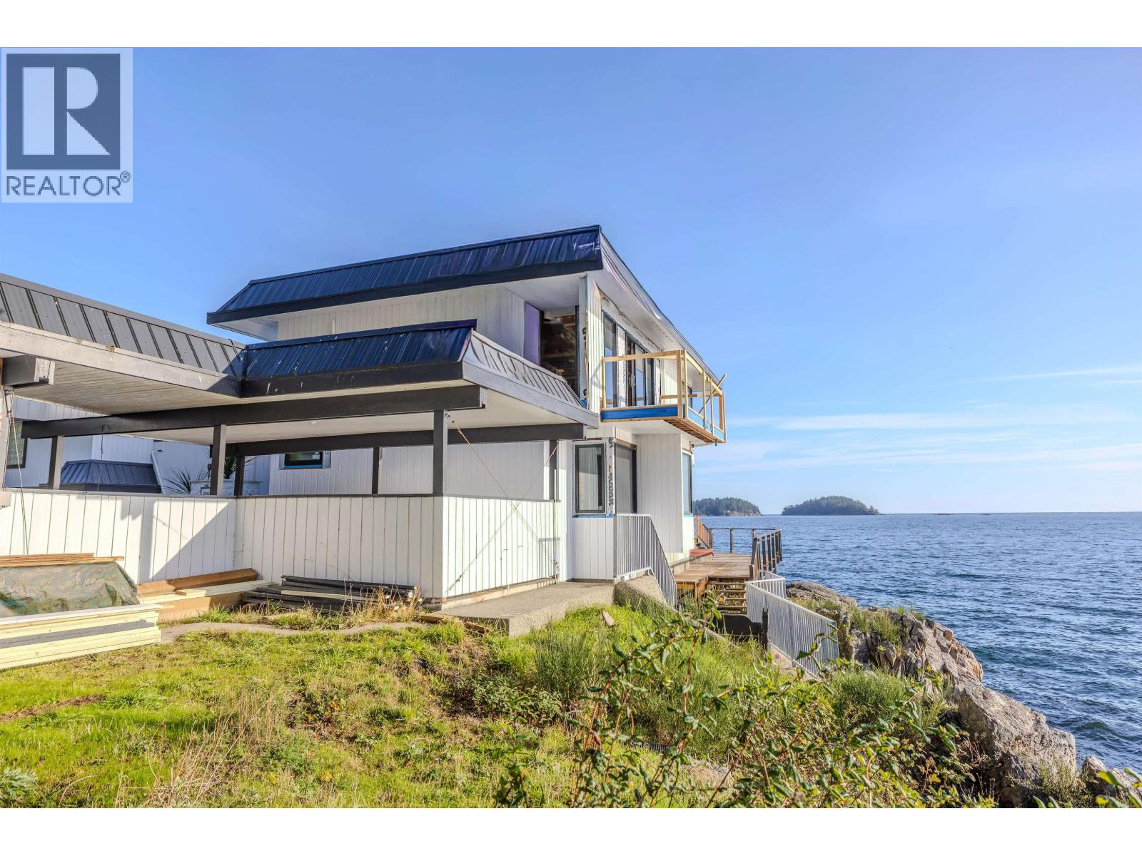 5482 HILL ROAD, Sechelt