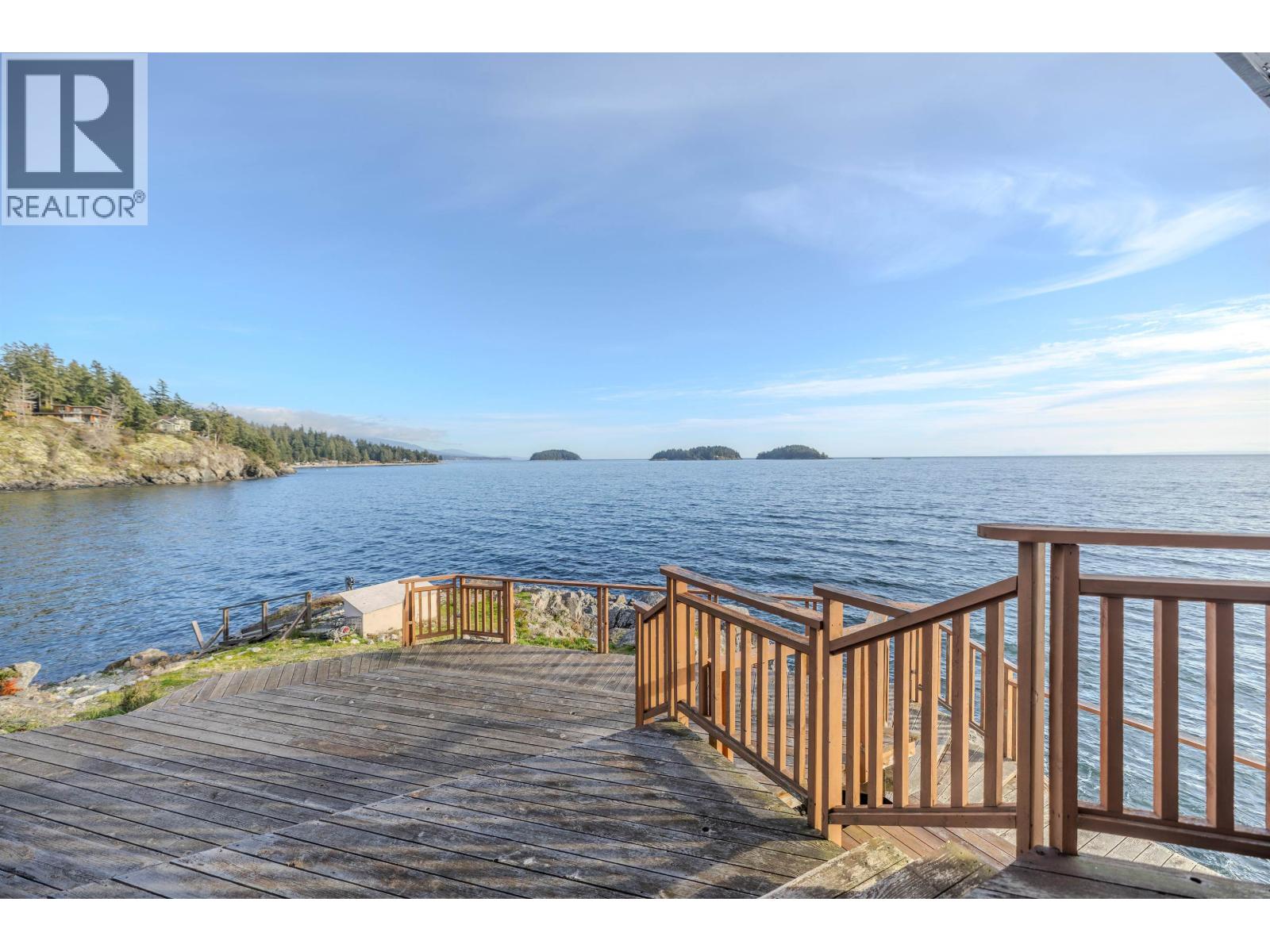 5482 HILL ROAD, Sechelt