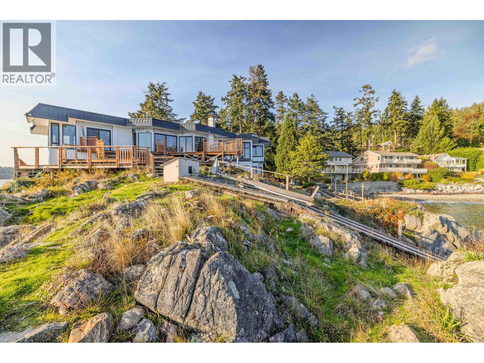 5482 HILL ROAD, Sechelt