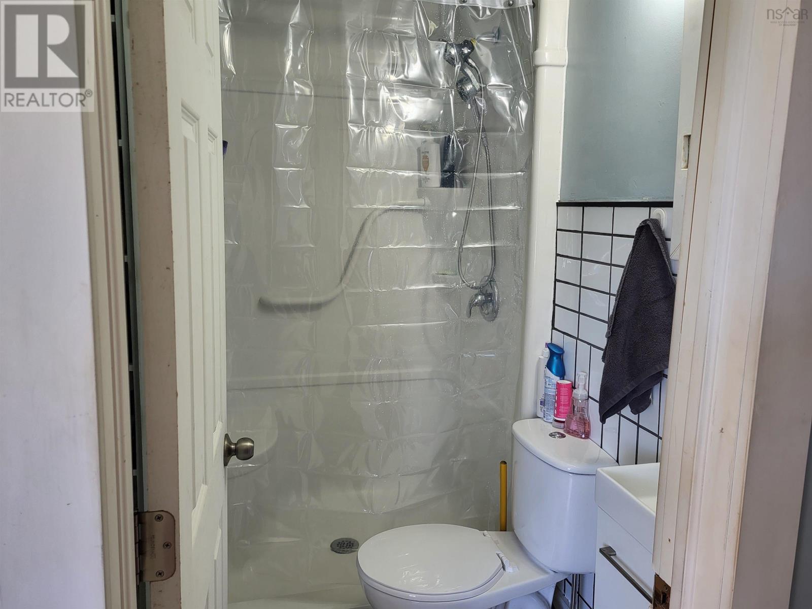 Property 8 of 12 of 519 Inglewood Road