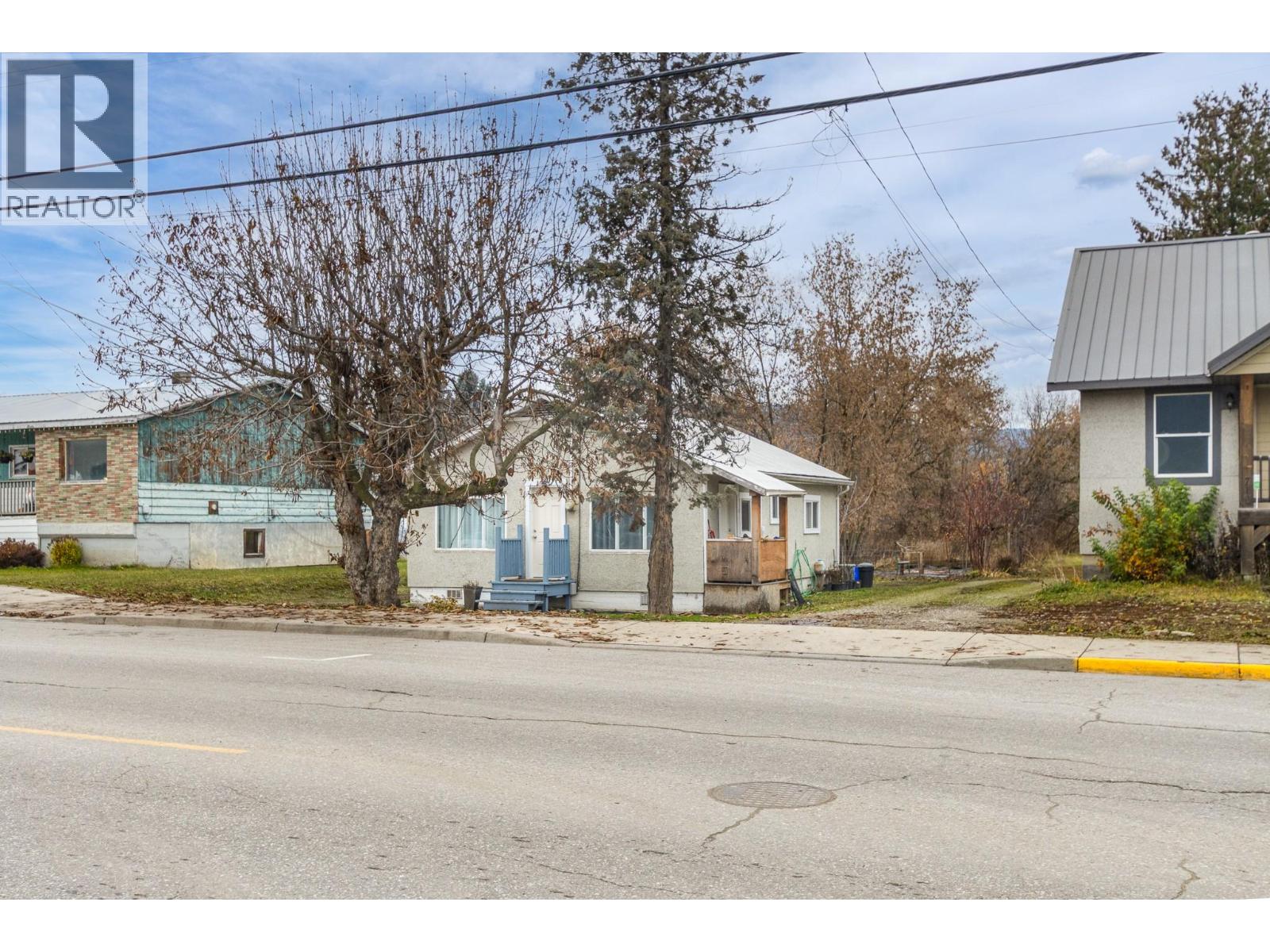  680 10 Street Southwest, Salmon Arm