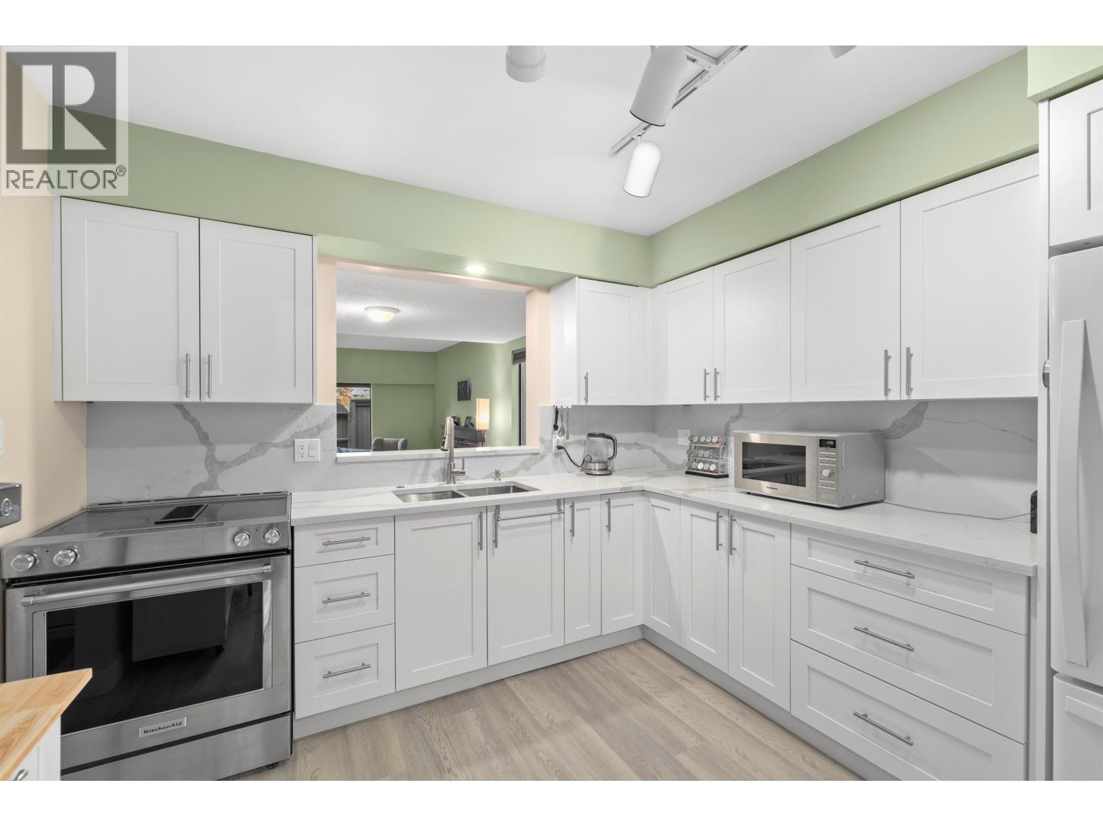 1998 PURCELL WAY, North Vancouver