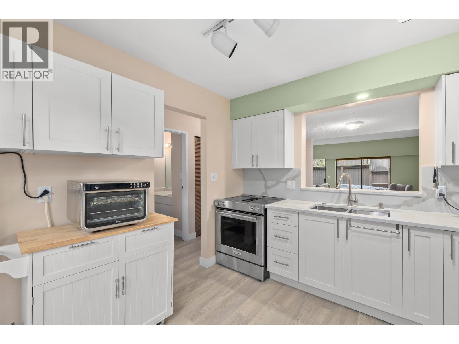 1998 PURCELL WAY, North Vancouver