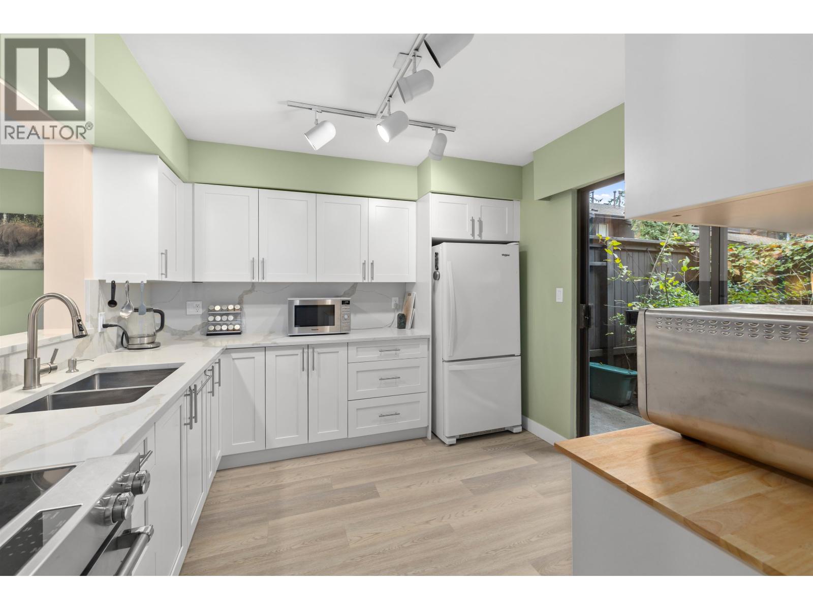 1998 PURCELL WAY, North Vancouver