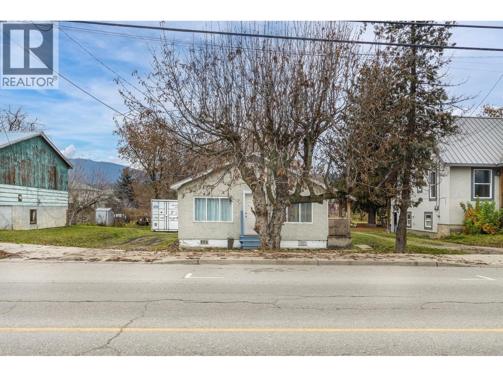  680 10 Street Southwest, Salmon Arm