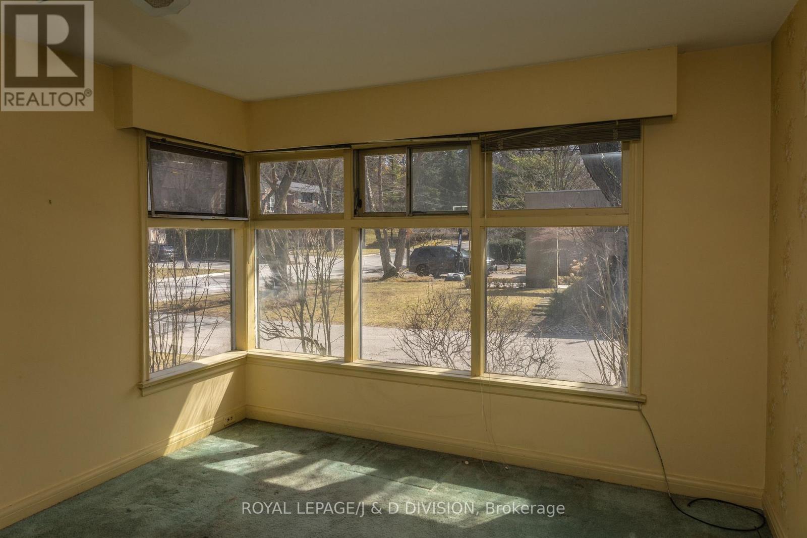 10 CAMPBELL CRESCENT - 29