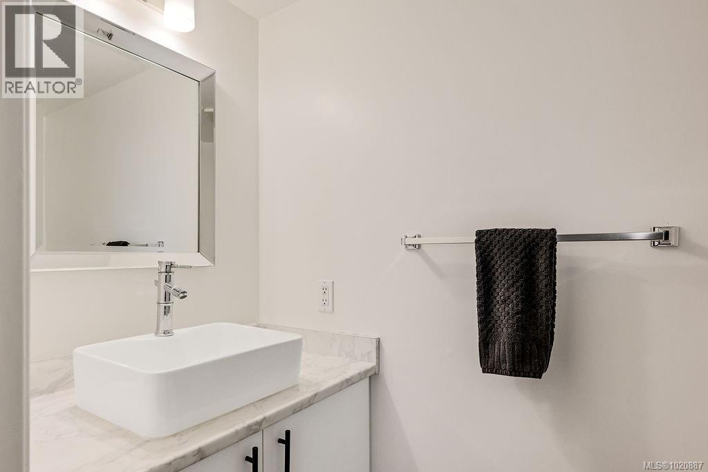 409 1201 Hillside Ave, Victoria