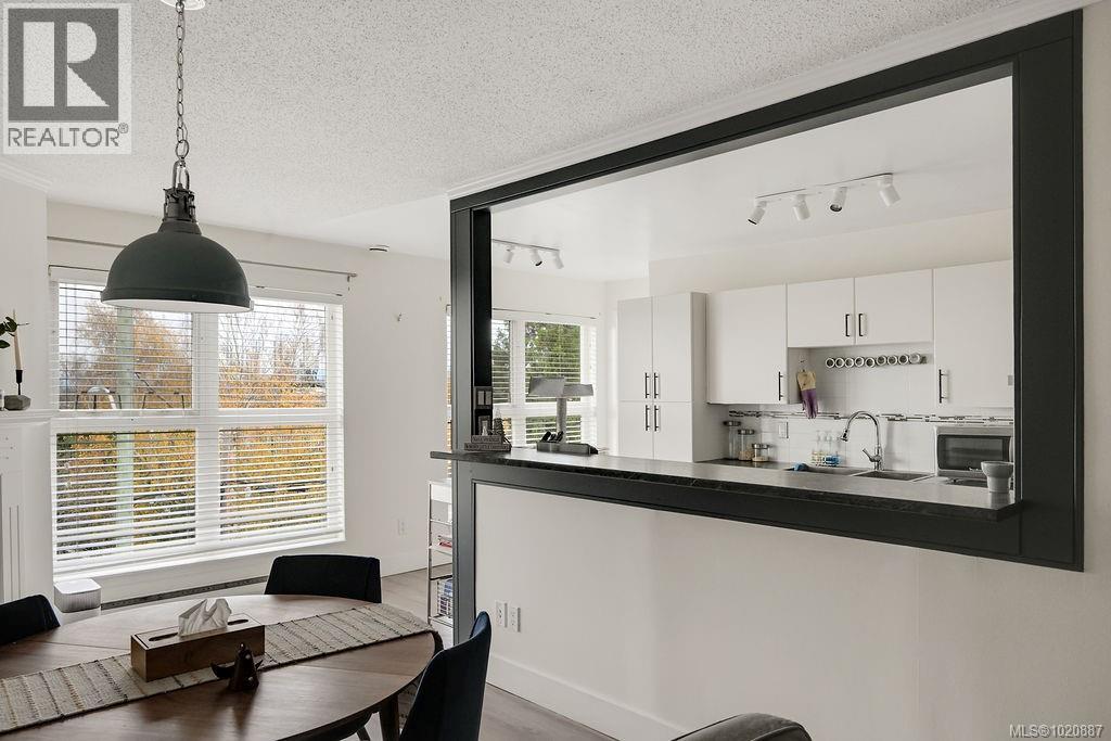 409 1201 Hillside Ave, Victoria