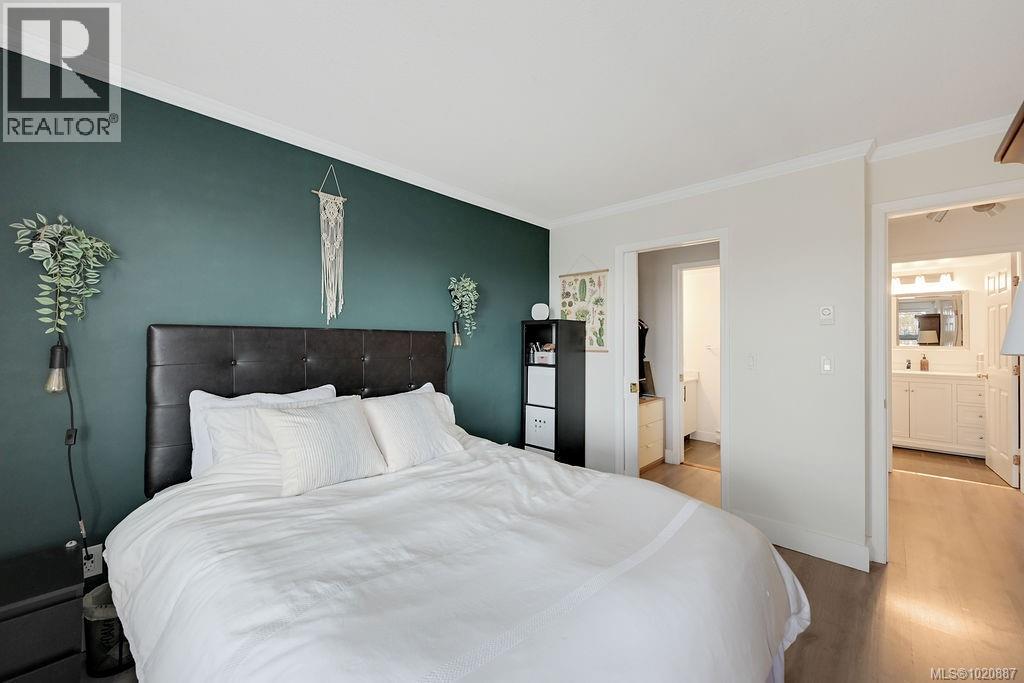 409 1201 Hillside Ave, Victoria