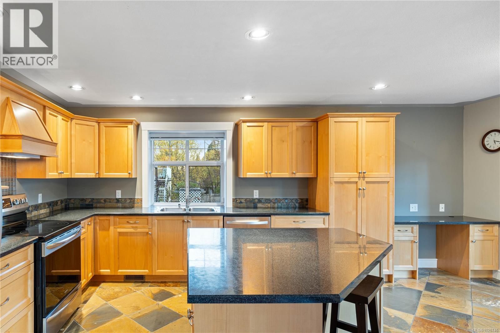 610 Forsyth Ave, Parksville