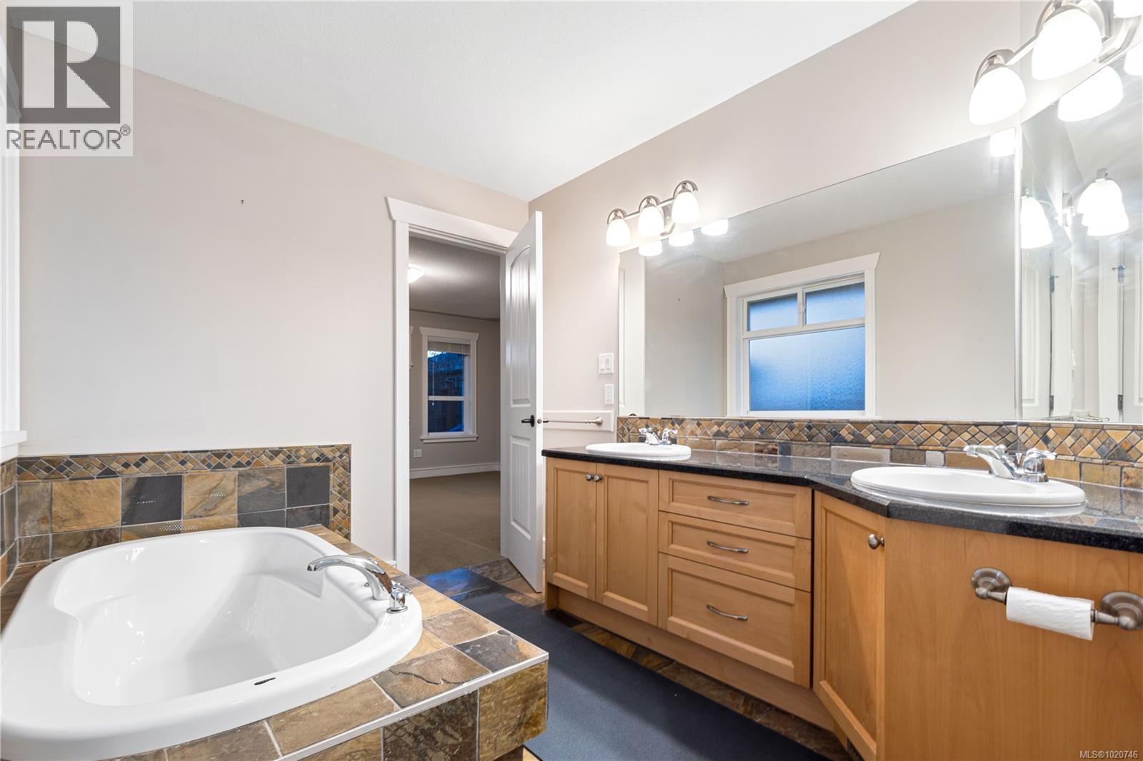 610 Forsyth Ave, Parksville