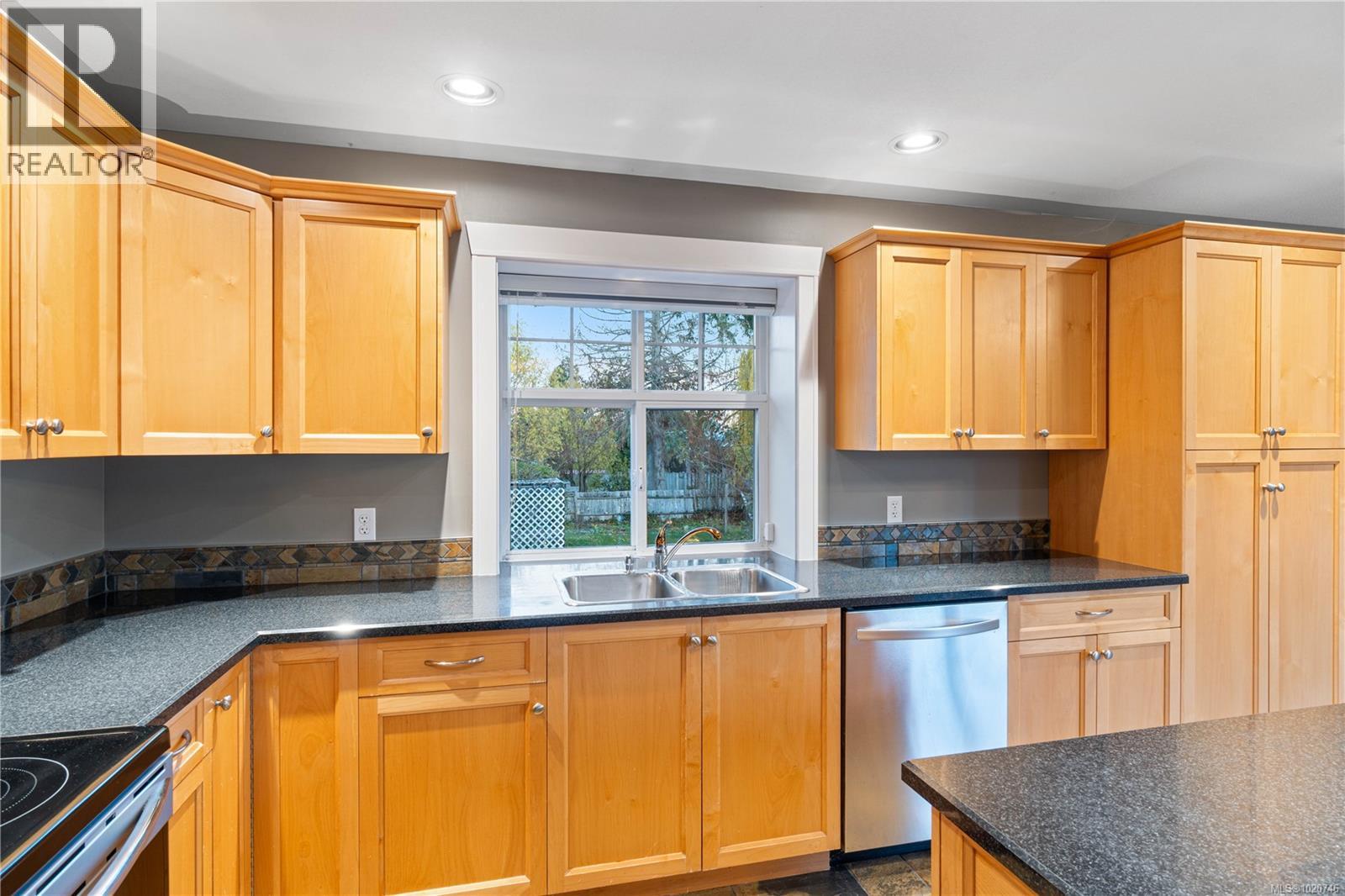 610 Forsyth Ave, Parksville