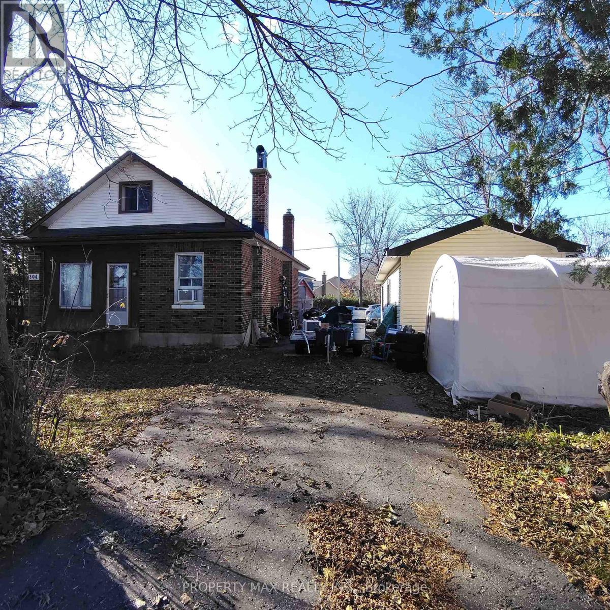 304 WEST SCUGOG LANE - 1