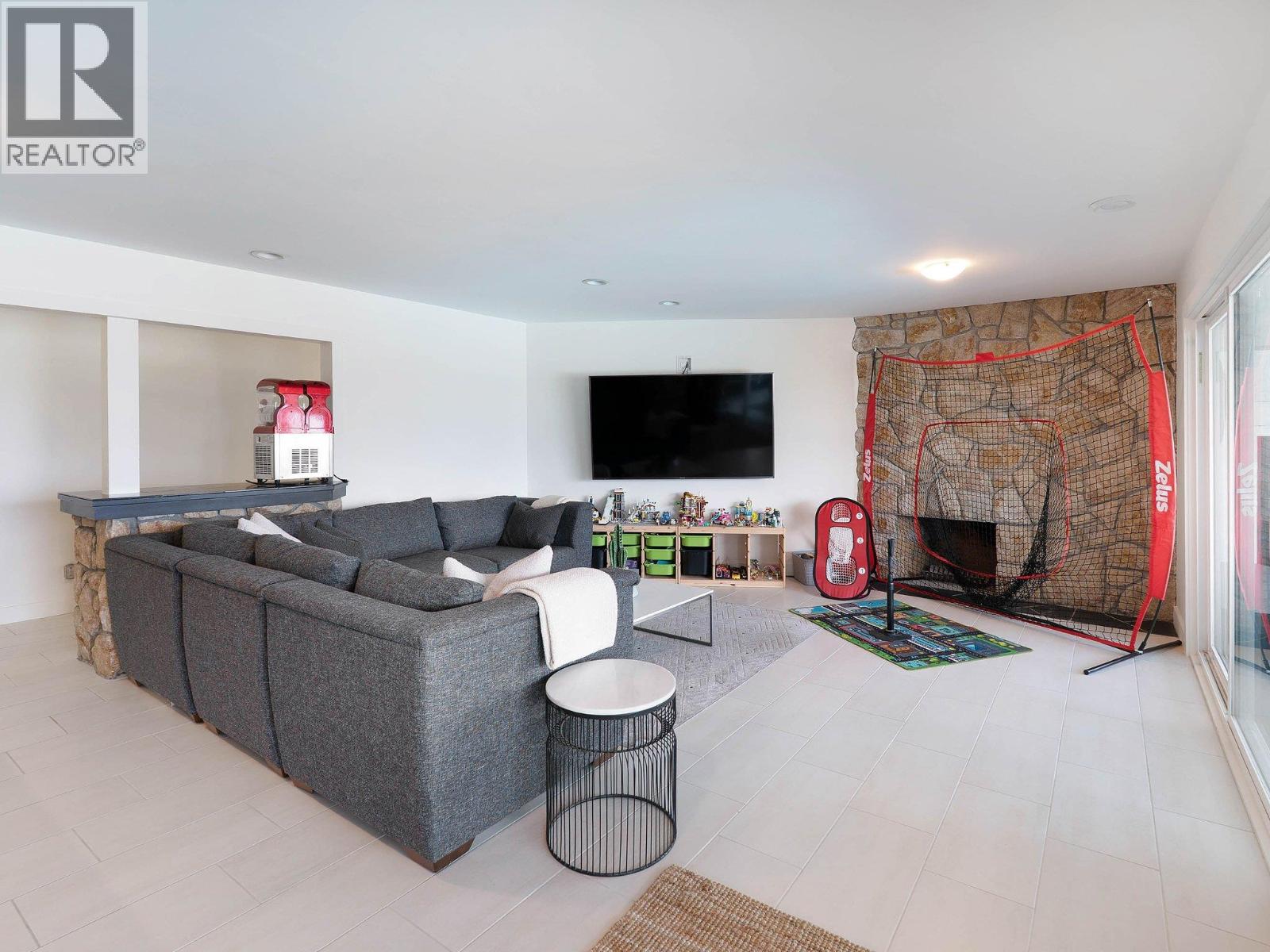  2519 Hillsborough Road, West Kelowna