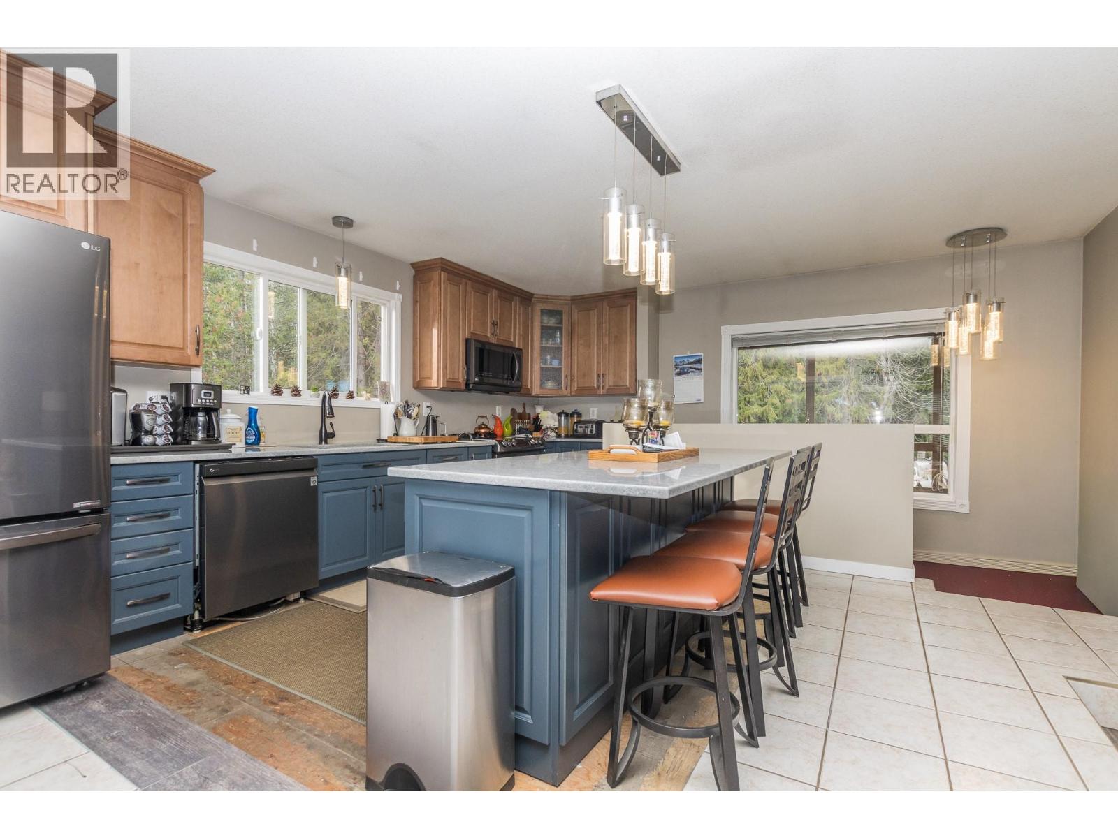  5487 Prosh Frontage Road, Malakwa