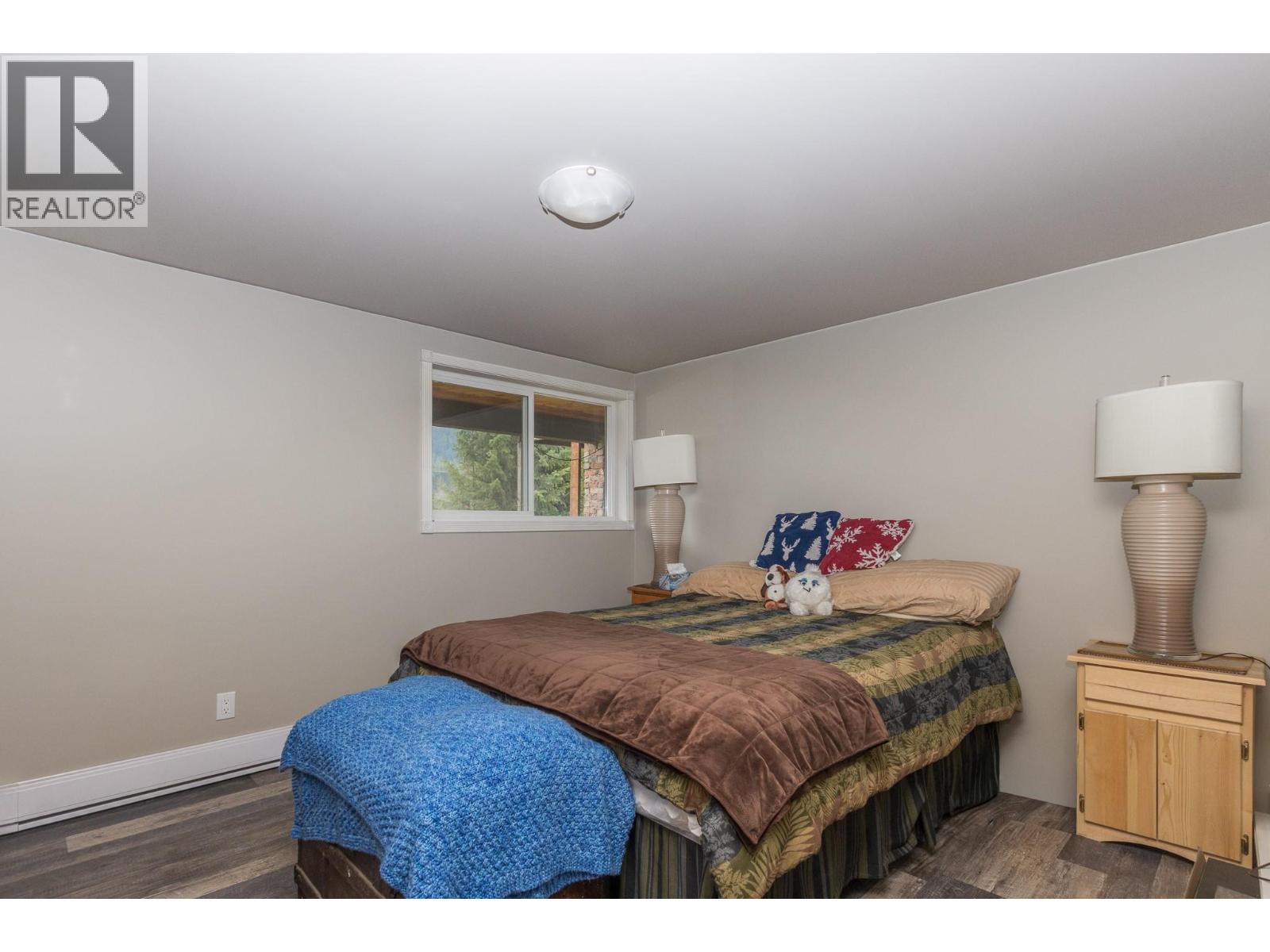  5487 Prosh Frontage Road, Malakwa