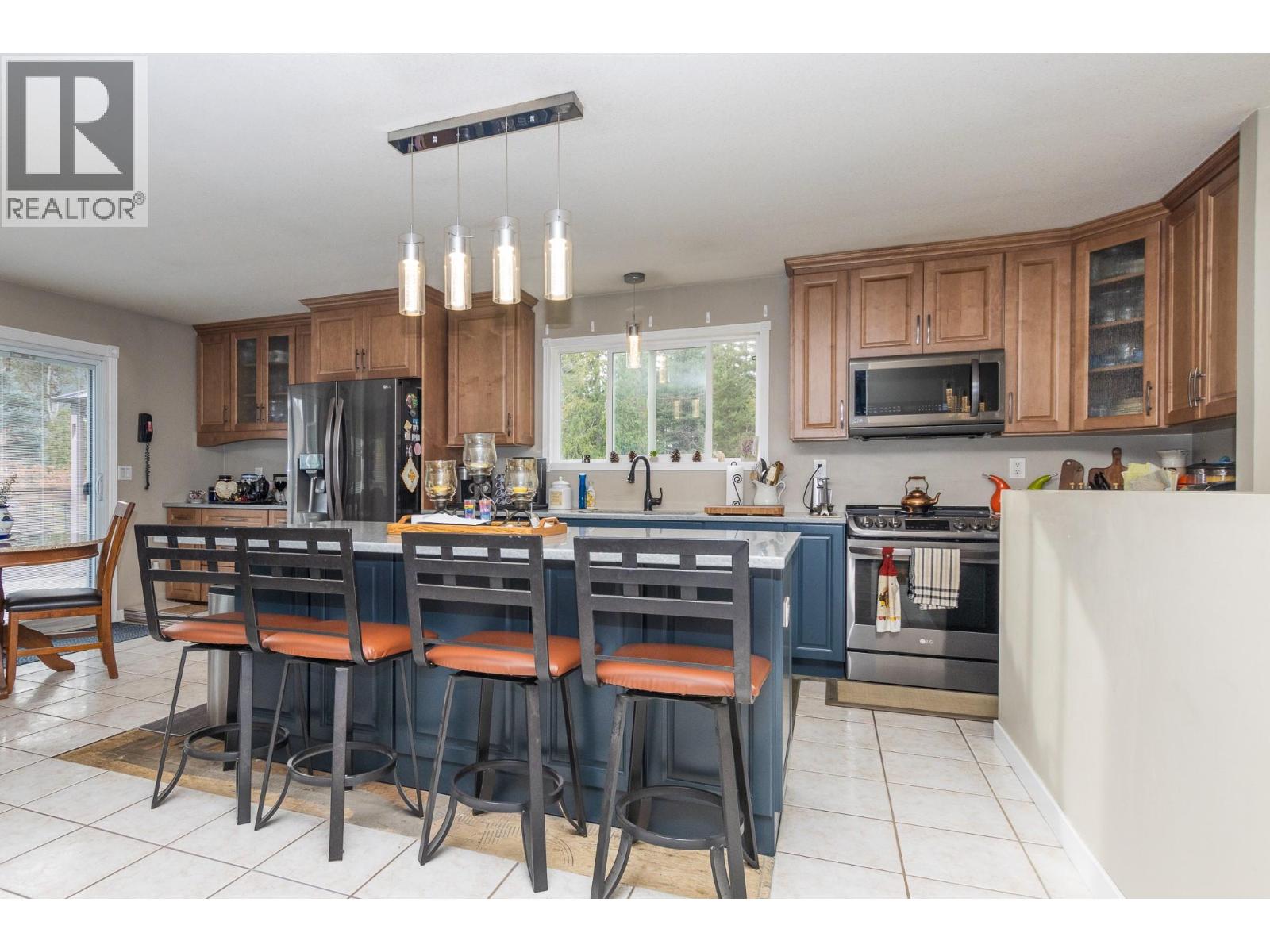  5487 Prosh Frontage Road, Malakwa