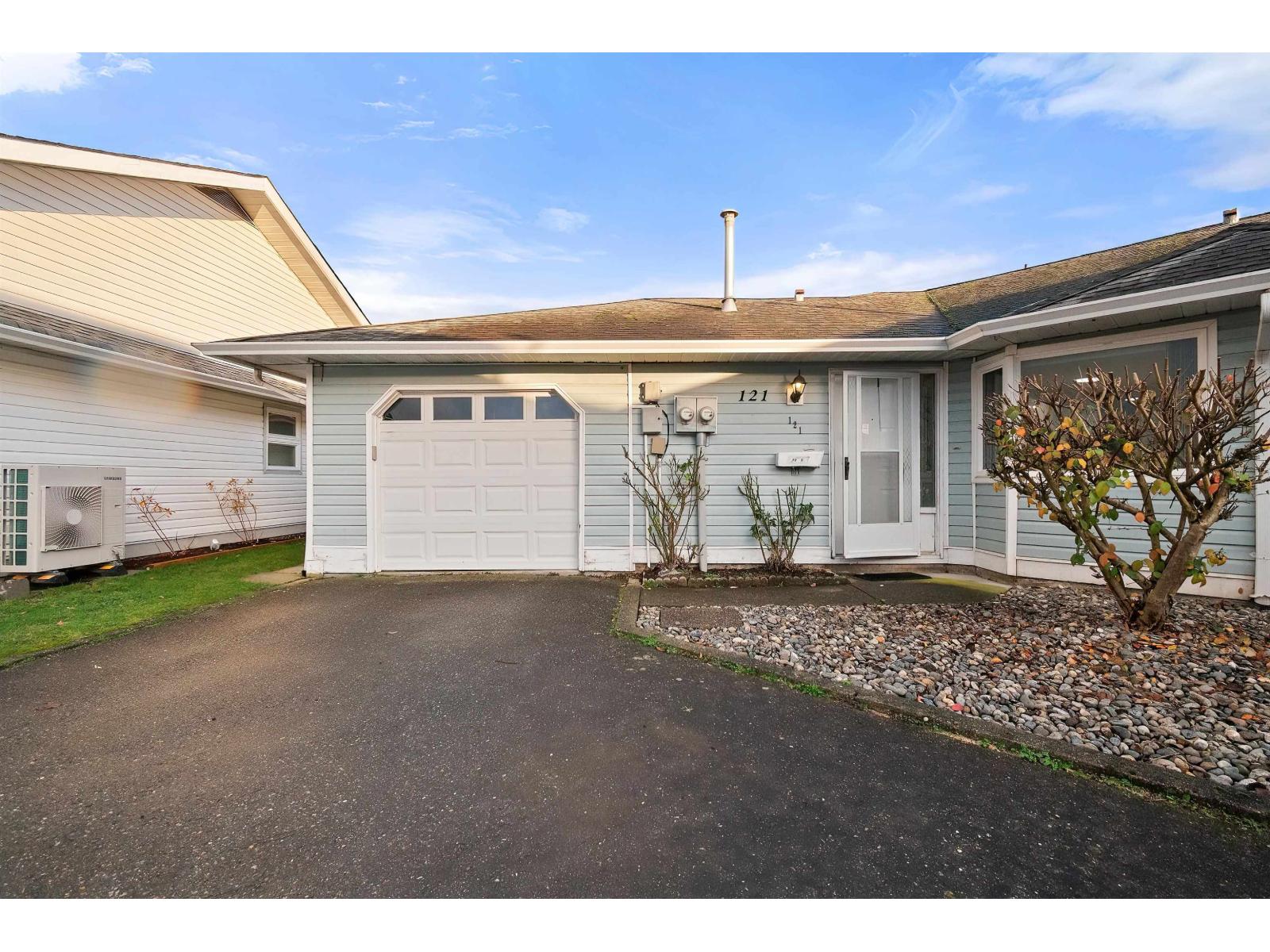 121 7610 EVANS Road - photo 2