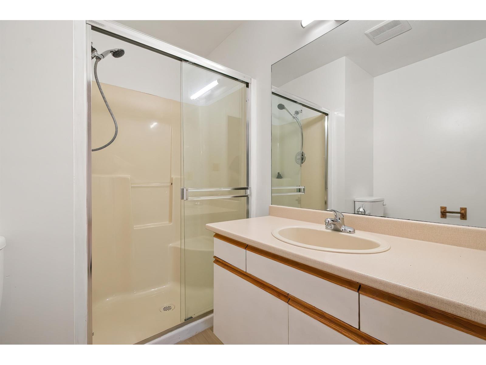 House in Chilliwack - Image 30
