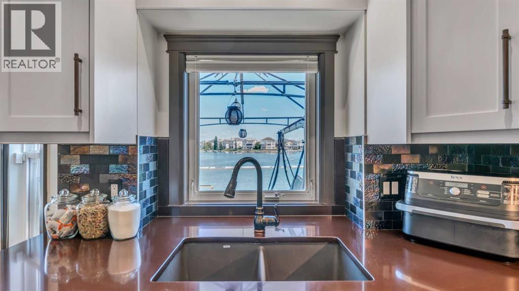 Single Family House for Sale in  Coral Shores Landing NE Coral Springs Calgary 