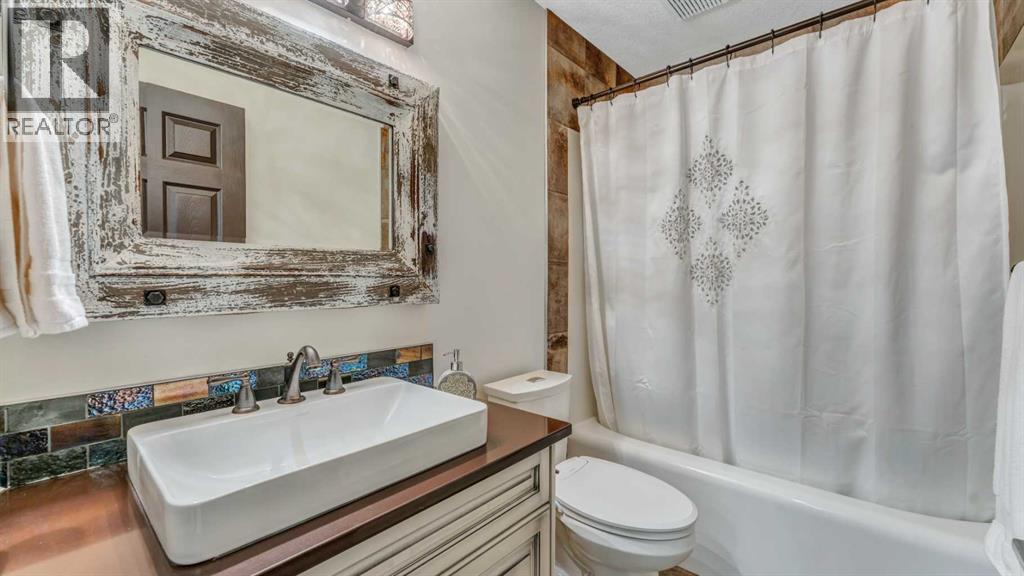 Single Family House for Sale in  Coral Shores Landing NE Coral Springs Calgary 