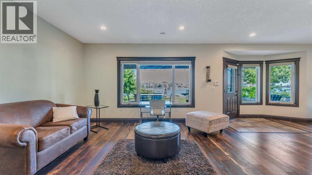 Single Family House for Sale in  Coral Shores Landing NE Coral Springs Calgary 