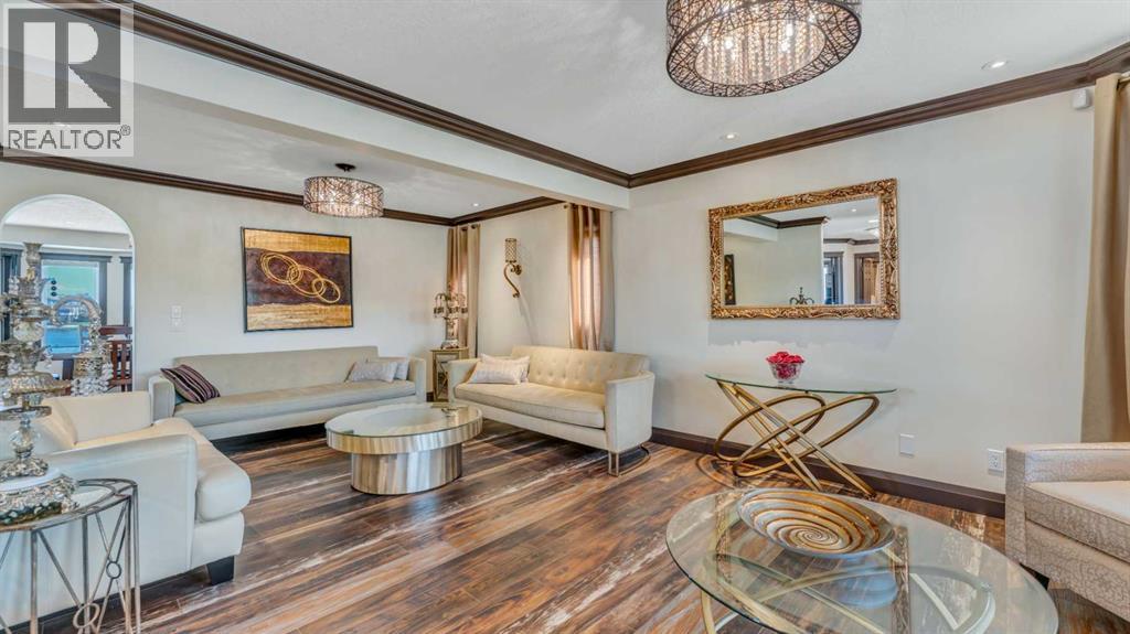 Single Family House for Sale in  Coral Shores Landing NE Coral Springs Calgary 