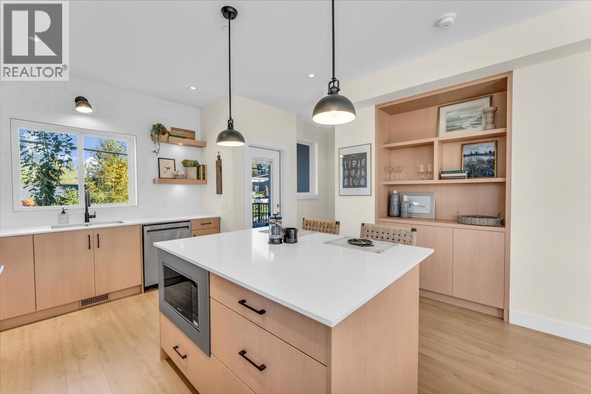 1 10392 240A STREET, Maple Ridge