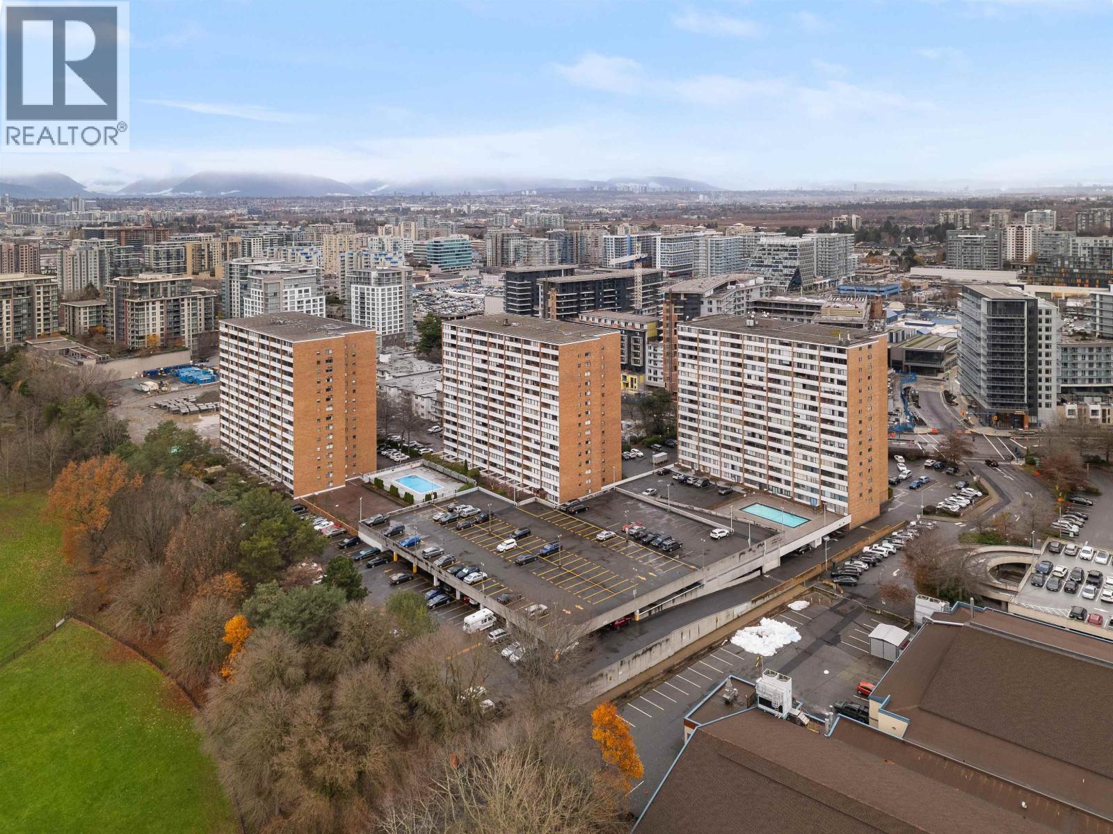 808 6651 MINORU BOULEVARD, Richmond