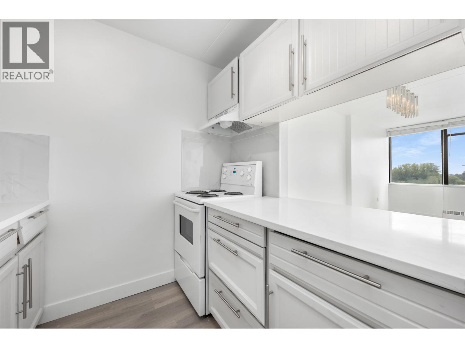 808 6651 MINORU BOULEVARD, Richmond