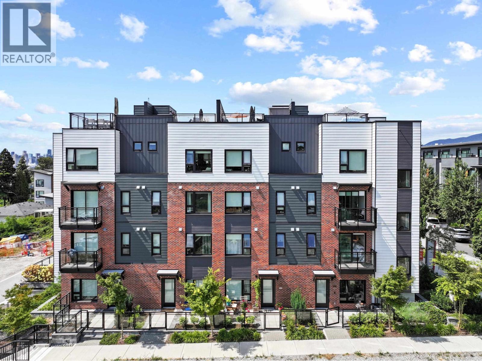 161 565 E 2ND STREET, North Vancouver