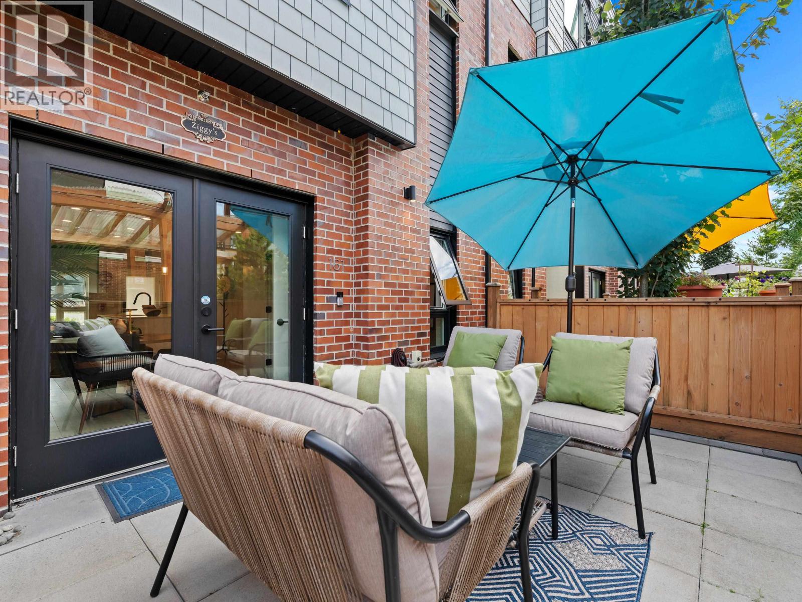 161 565 E 2ND STREET, North Vancouver