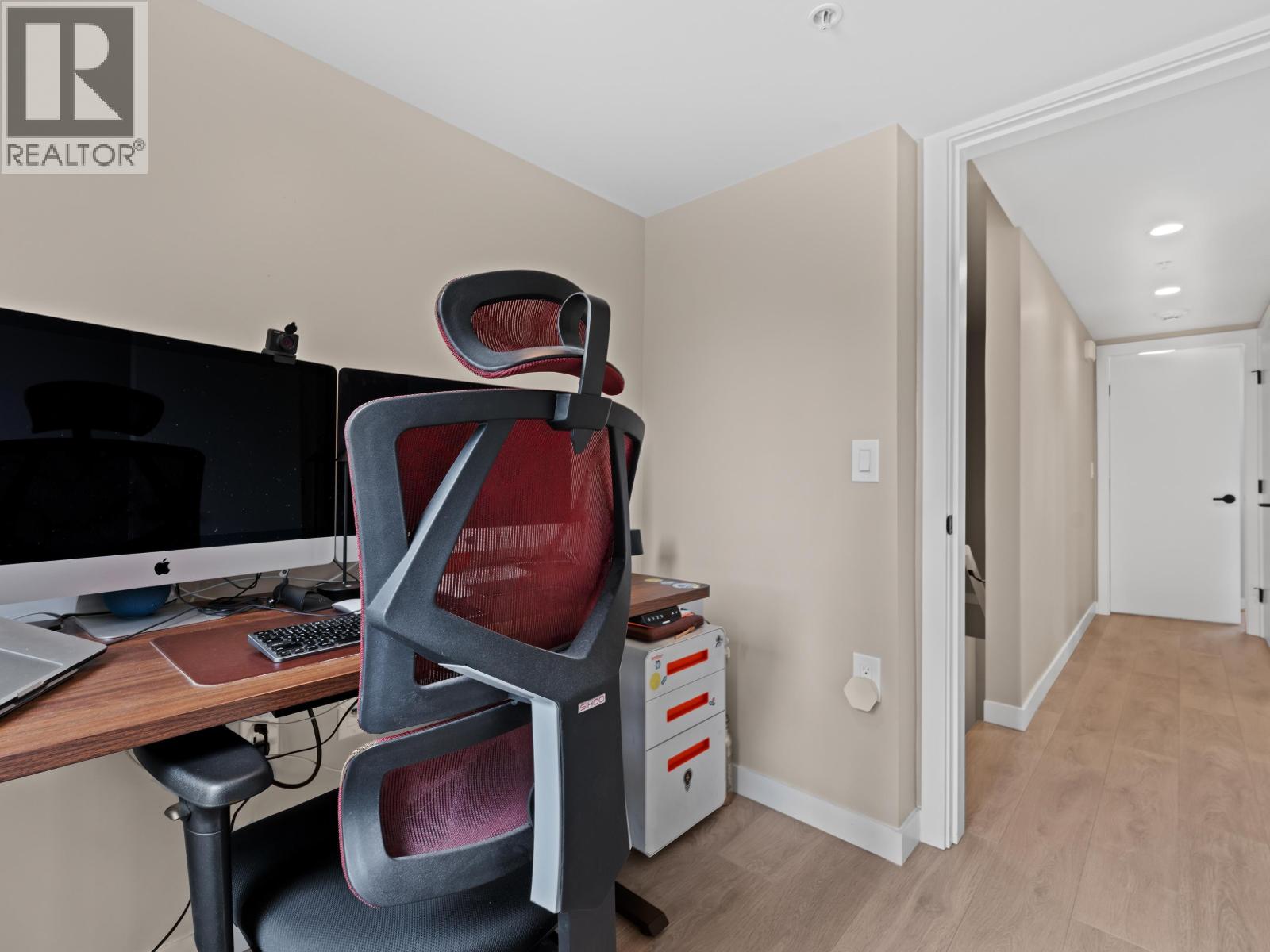 161 565 E 2ND STREET, North Vancouver