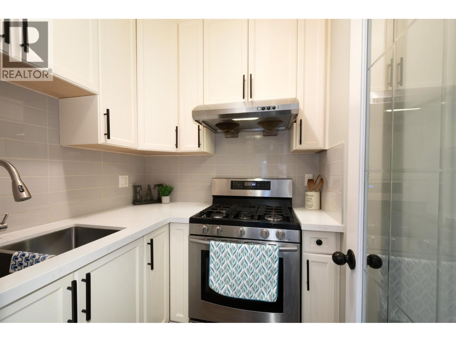 3443 GISLASON AVENUE, Coquitlam