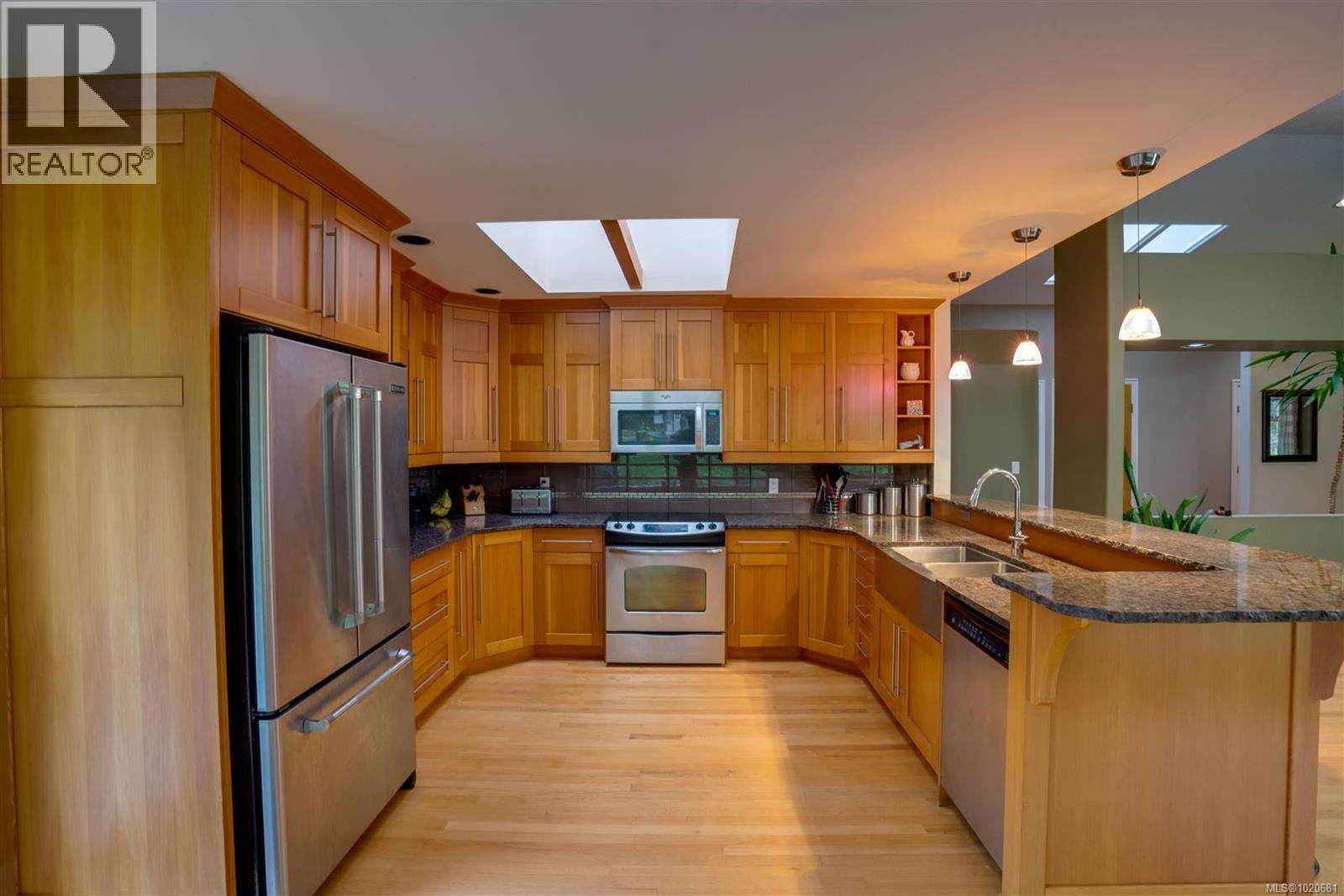 2310 Garry Oak Dr, Nanoose Bay