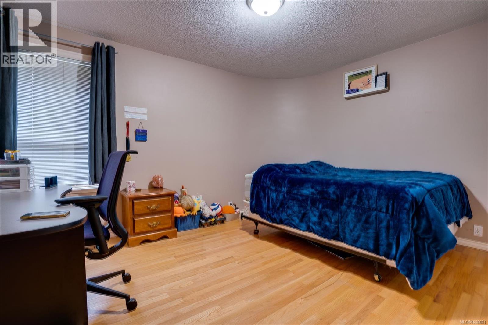 2310 Garry Oak Dr - 52