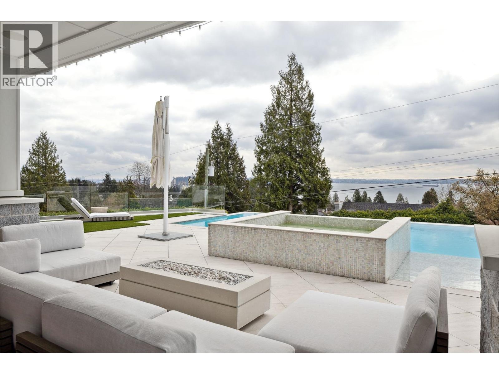 2531 NELSON AVENUE, West Vancouver