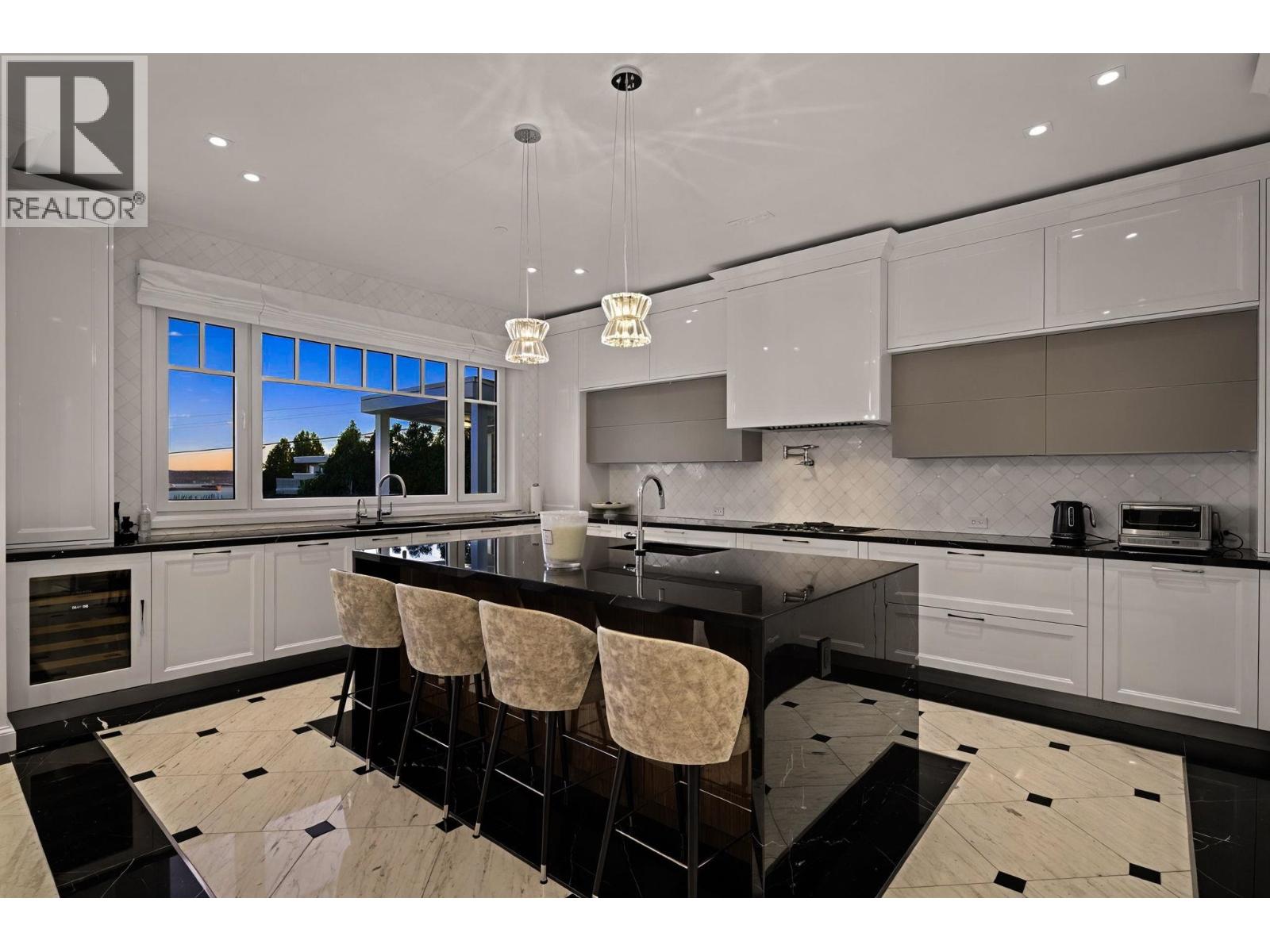 2531 NELSON AVENUE, West Vancouver