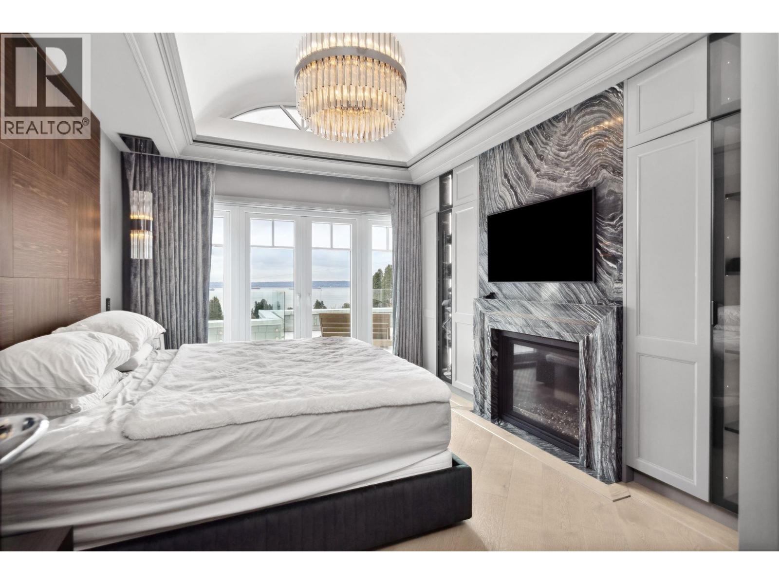 2531 NELSON AVENUE, West Vancouver