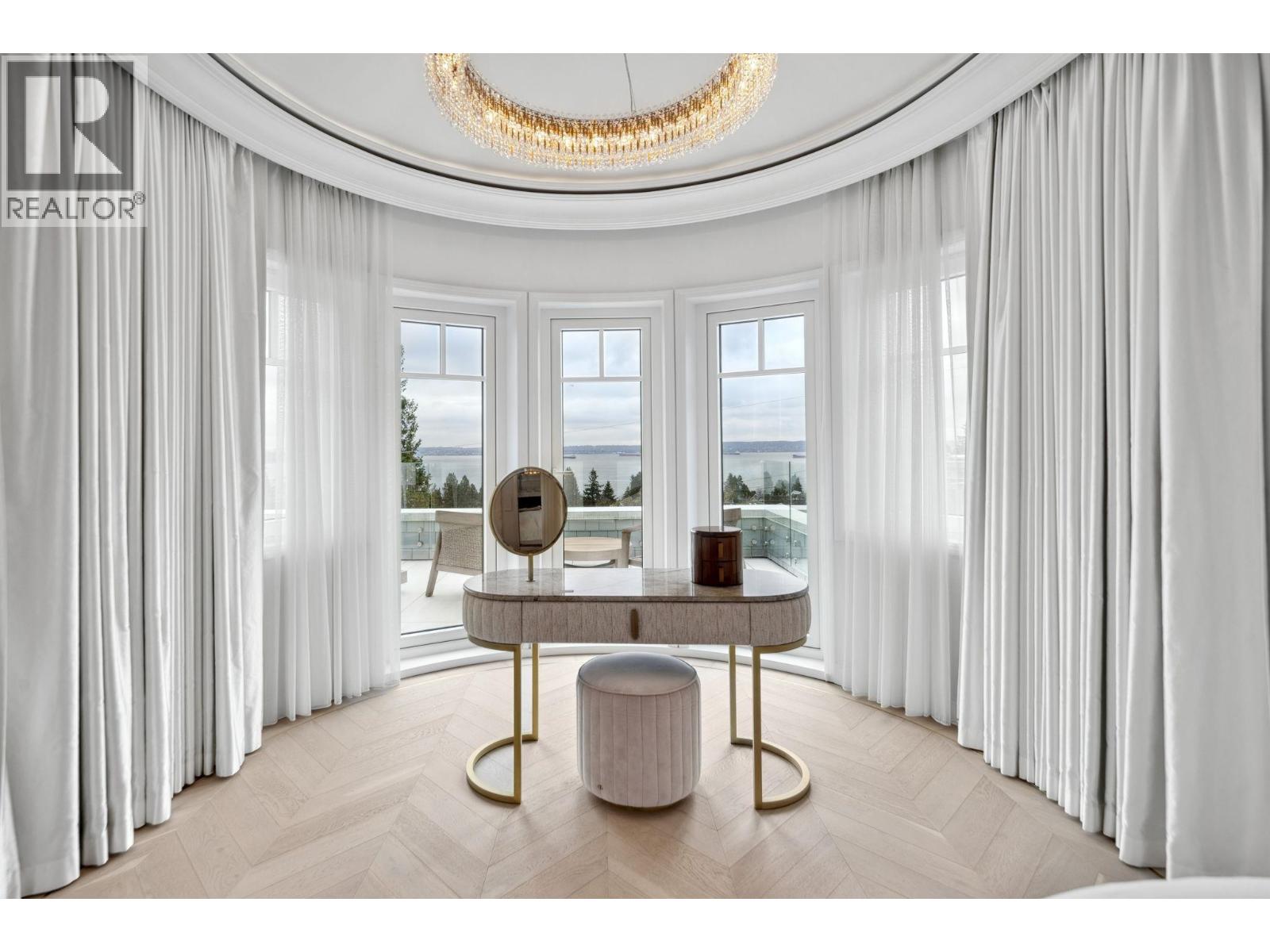 2531 NELSON AVENUE, West Vancouver