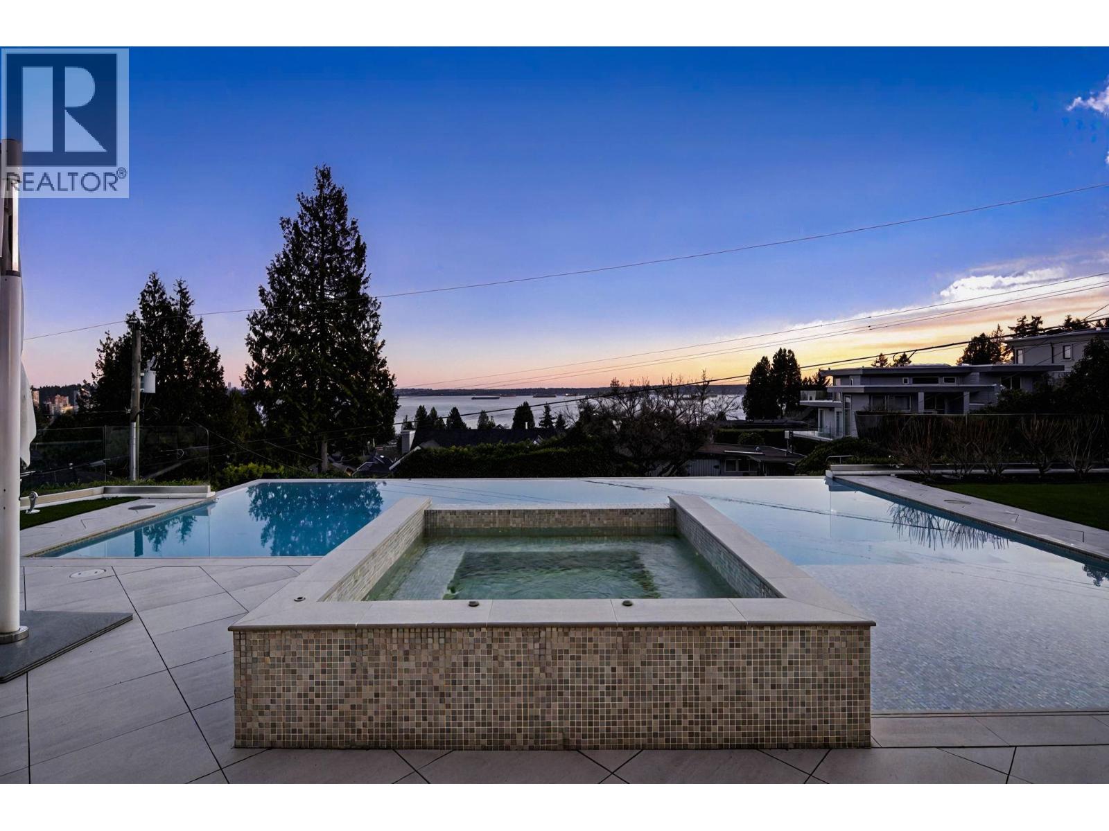 2531 NELSON AVENUE, West Vancouver