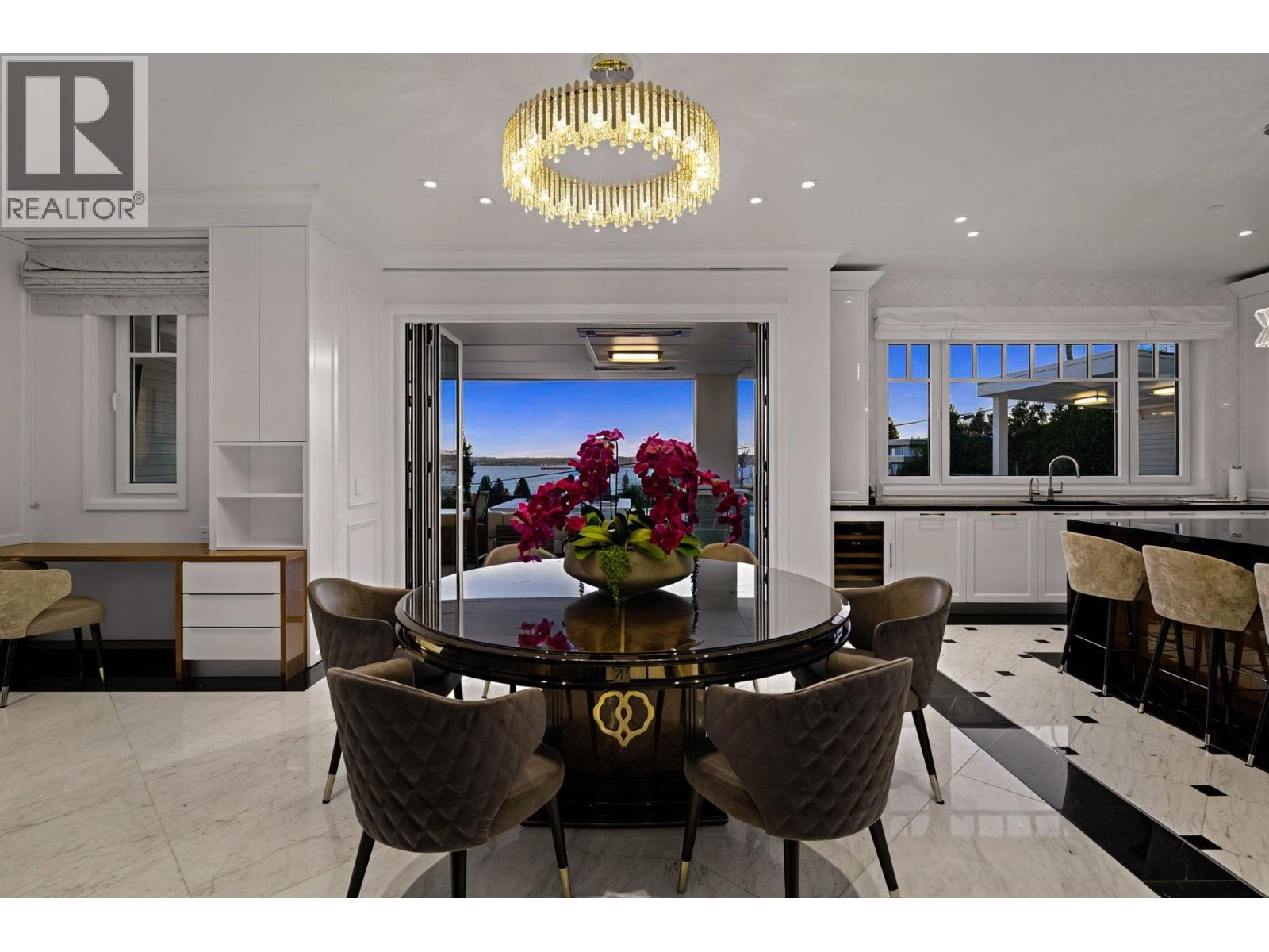 2531 NELSON AVENUE, West Vancouver