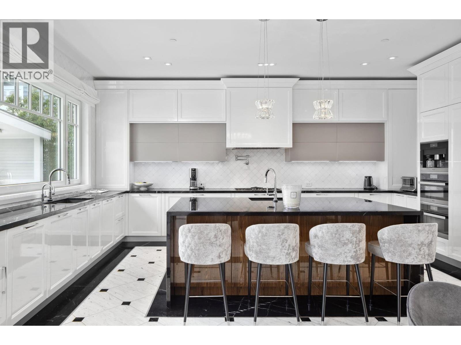 2531 NELSON AVENUE, West Vancouver